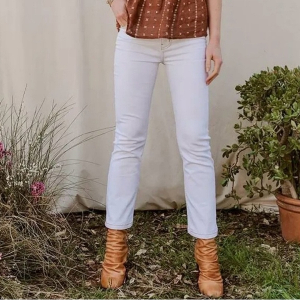 Good Hart From Matilda Jane Women's White Jeans Sz 10. Windsor Straight Crop